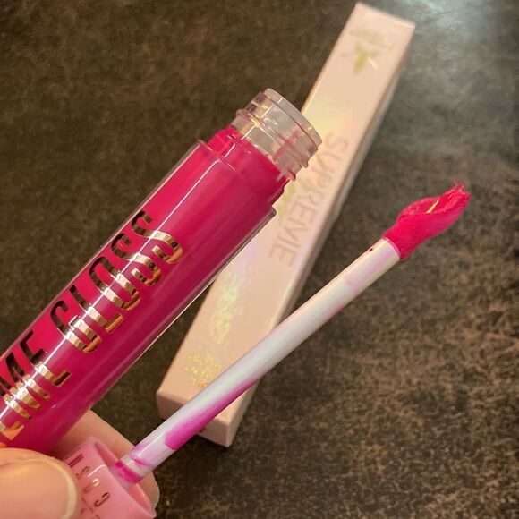 Jeffree Star Supreme Gloss Mannequin, Queen Supreme, Pink Vault & Blow My Candle - Picture 4 of 7